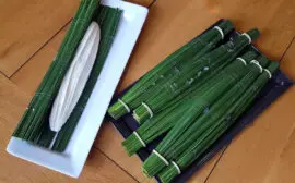 deux présentations de jonchées fraîches, fromage traditionnel de nouvelle aquitaine